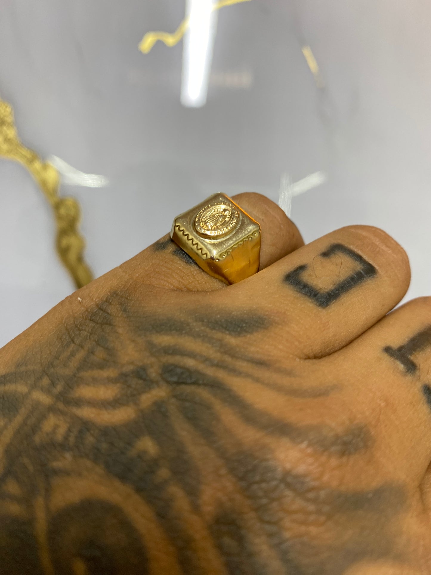 Anillo Guadalupe ovalada cuadrada Troquelado
