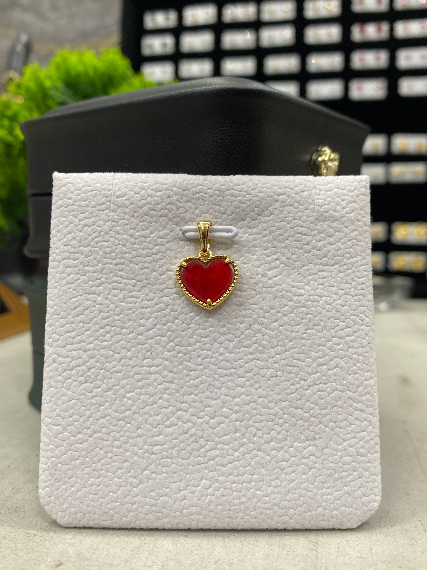 Dije Corazon rojo silueta