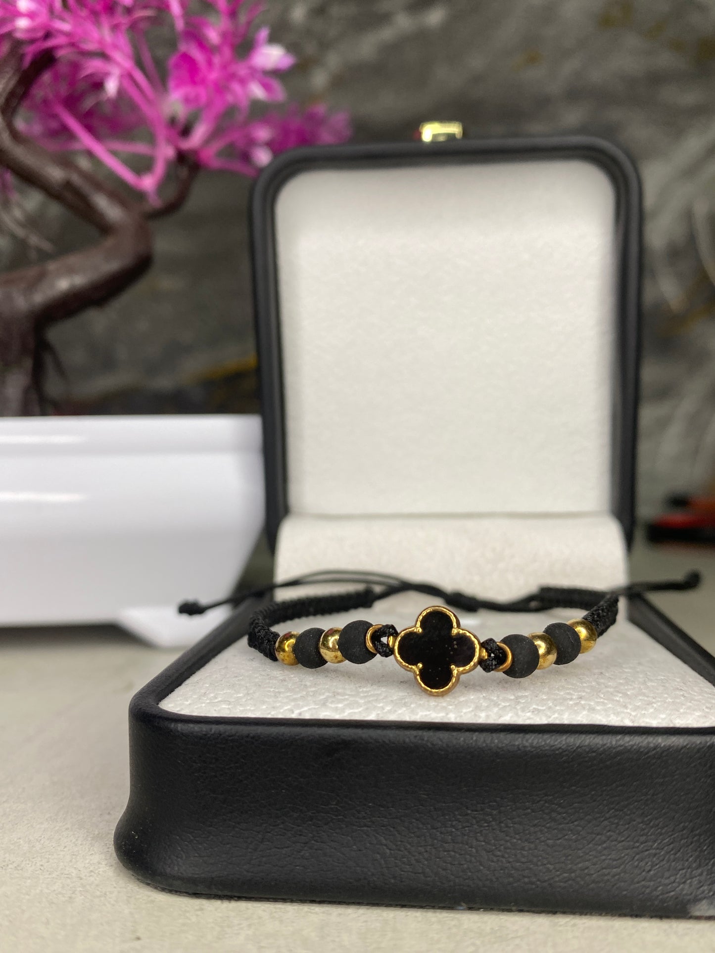 Pulsera Van Cleef negra sencilla