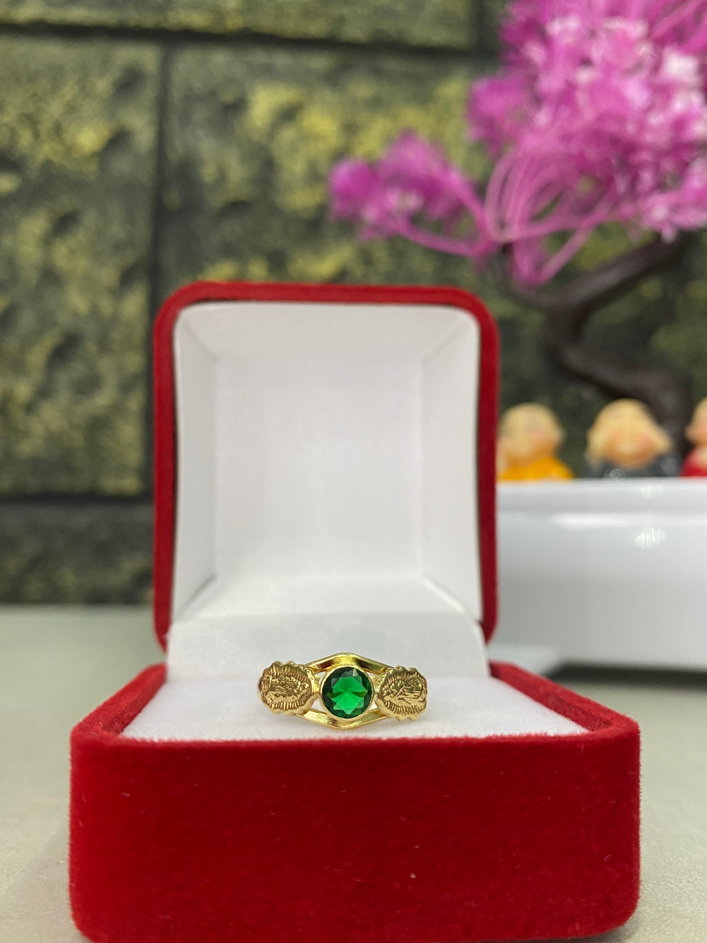 Anillo Guadalupe silueta circon verde Talla 7