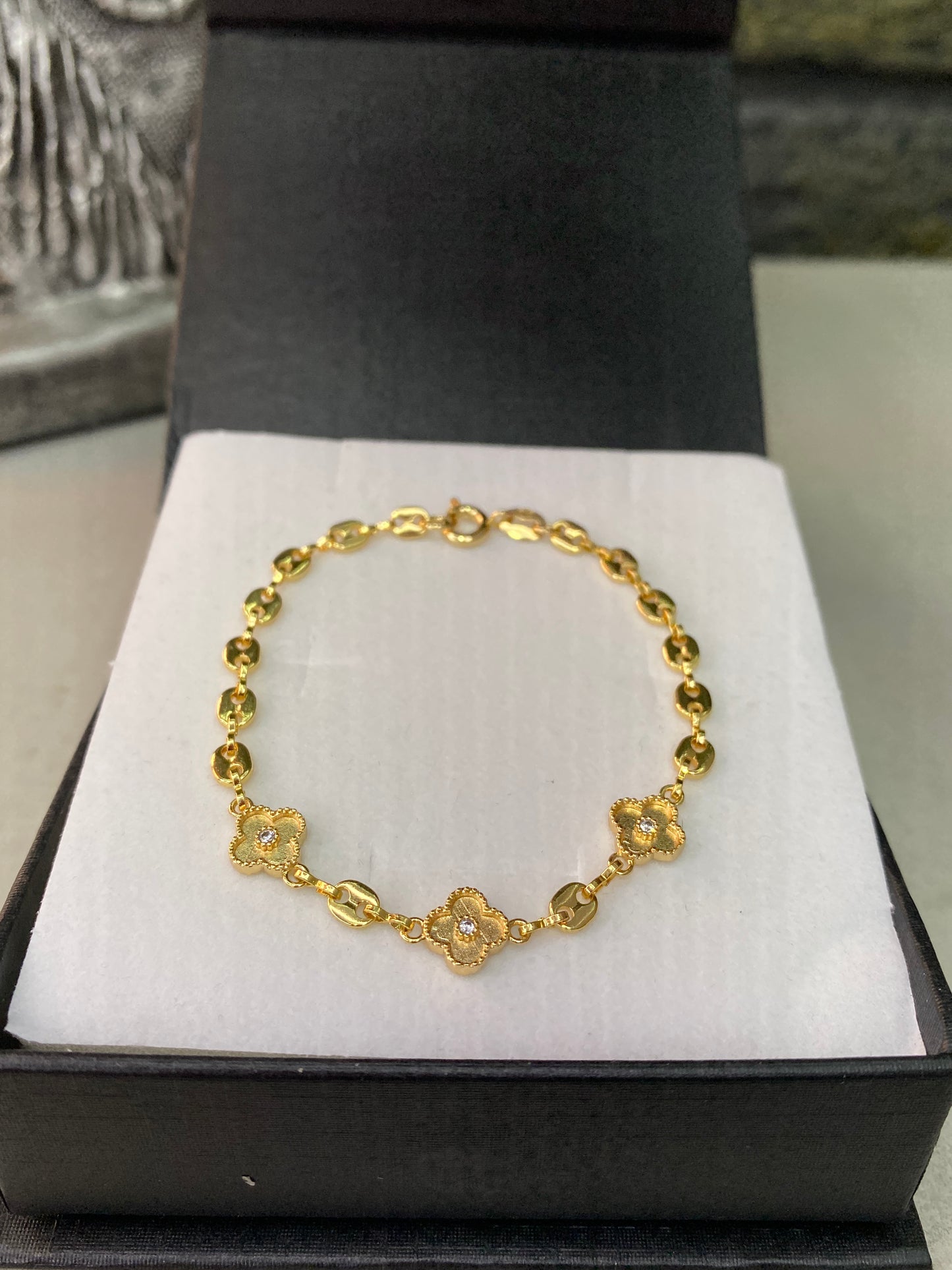 Pulso Gucci Van Cleef dorado circon blanco