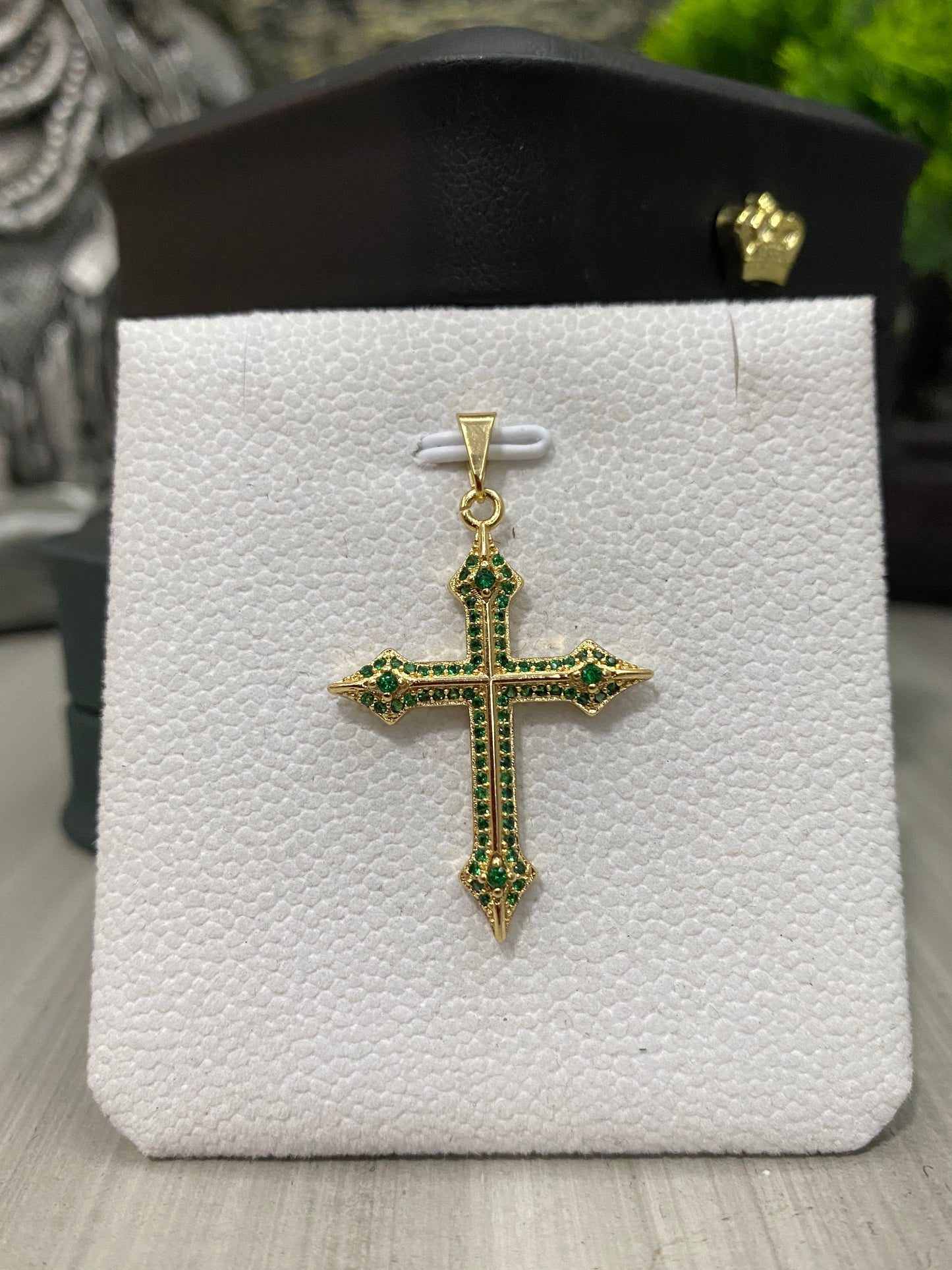 Dije Cruz circones verdes
