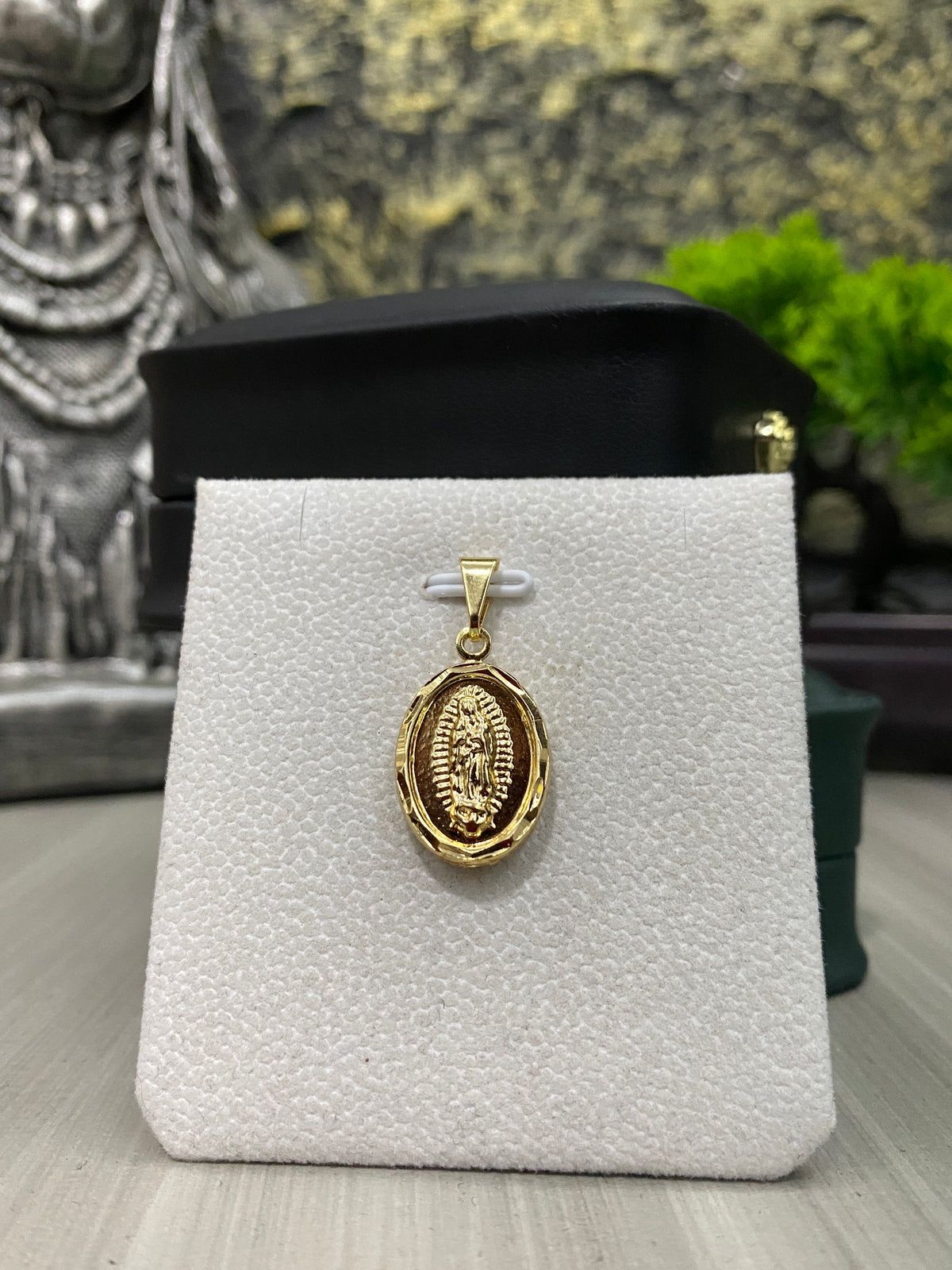 Dije Virgen Guadalupe Ovalada grande