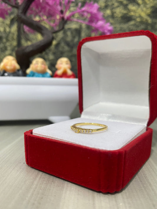 Anillo Importado Delicado Circones blancos Talla 6,5