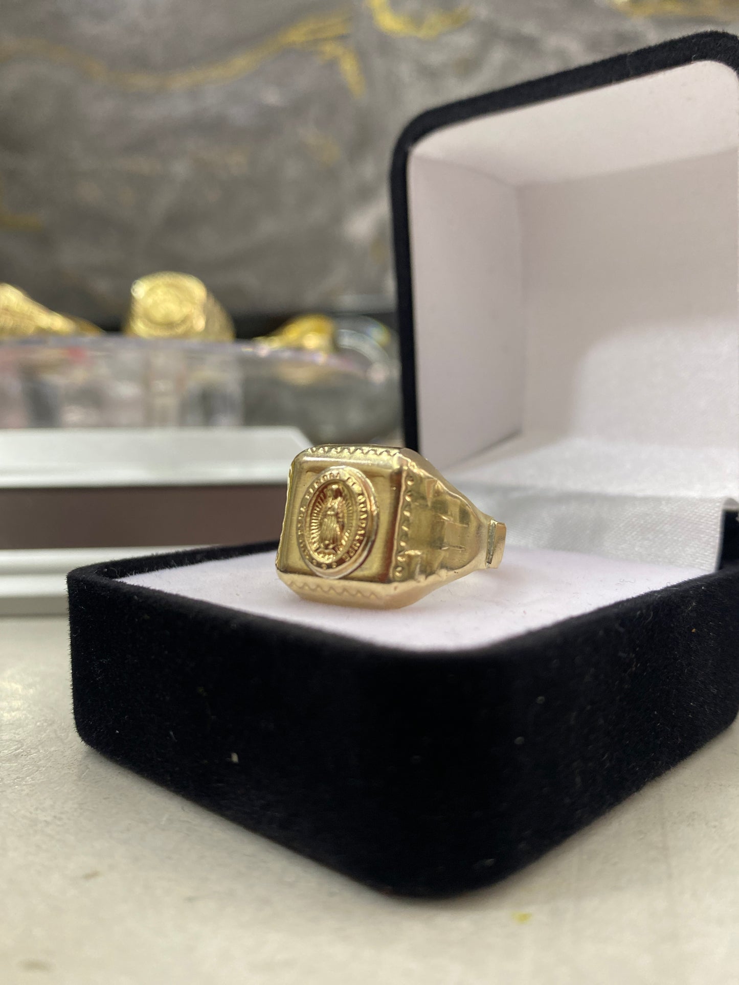 Anillo Guadalupe ovalada cuadrada Troquelado