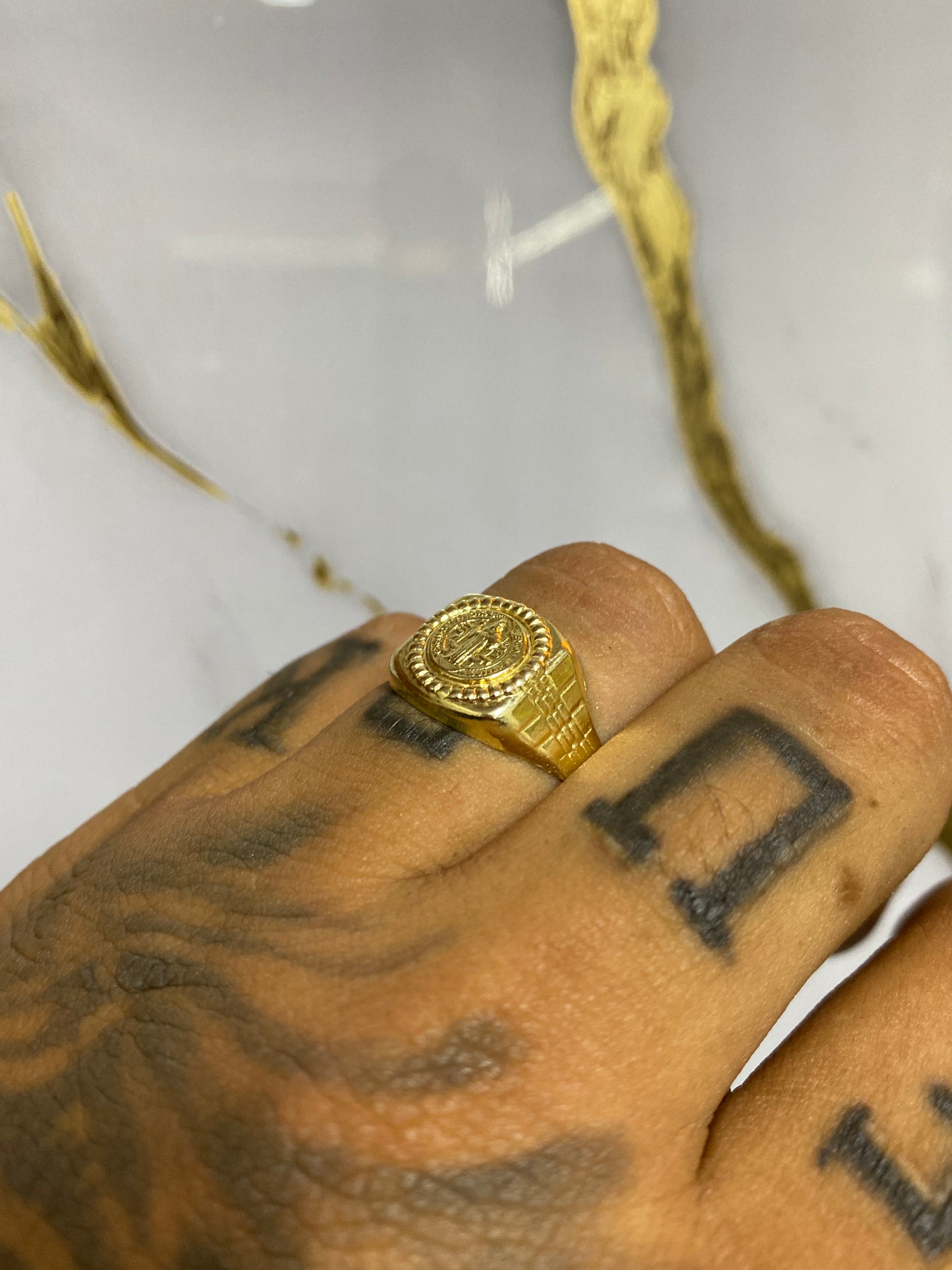 Anillo San Benito Troquelado
