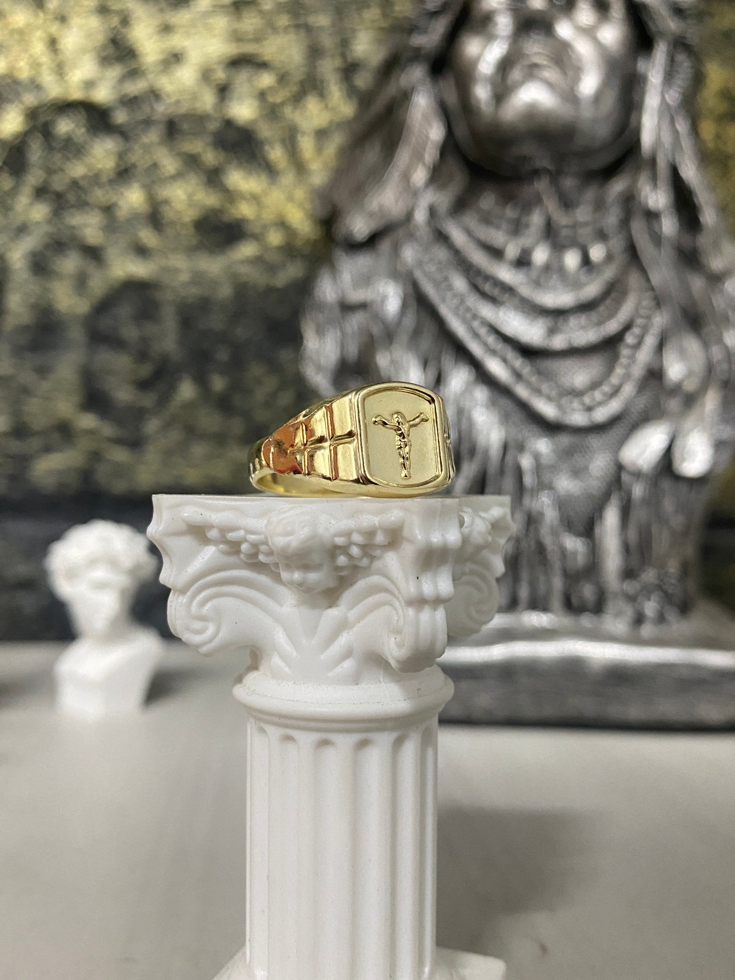 Anillo Crucifijo cuadrado Troquelado