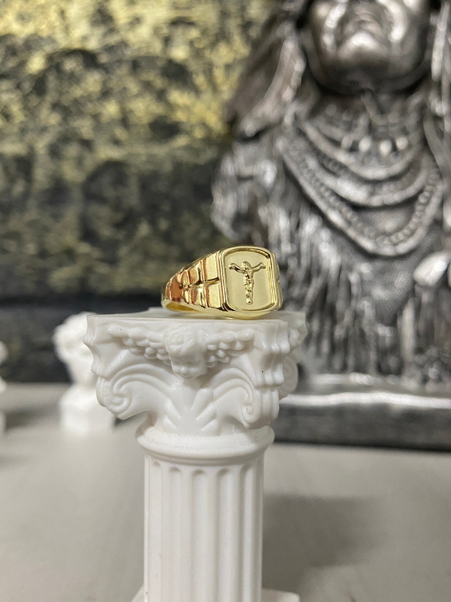 Anillo Crucifijo cuadrado Troquelado