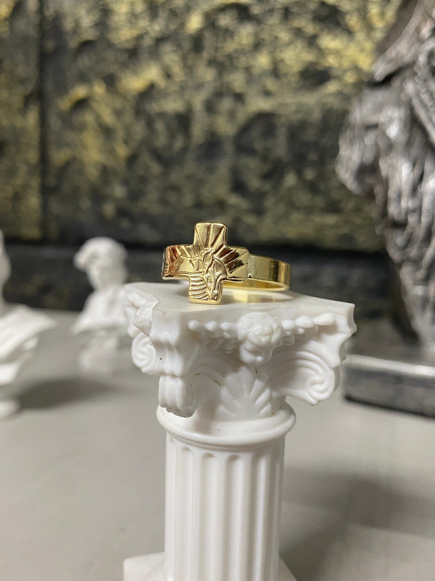 Anillo Crucifijo Troquelado