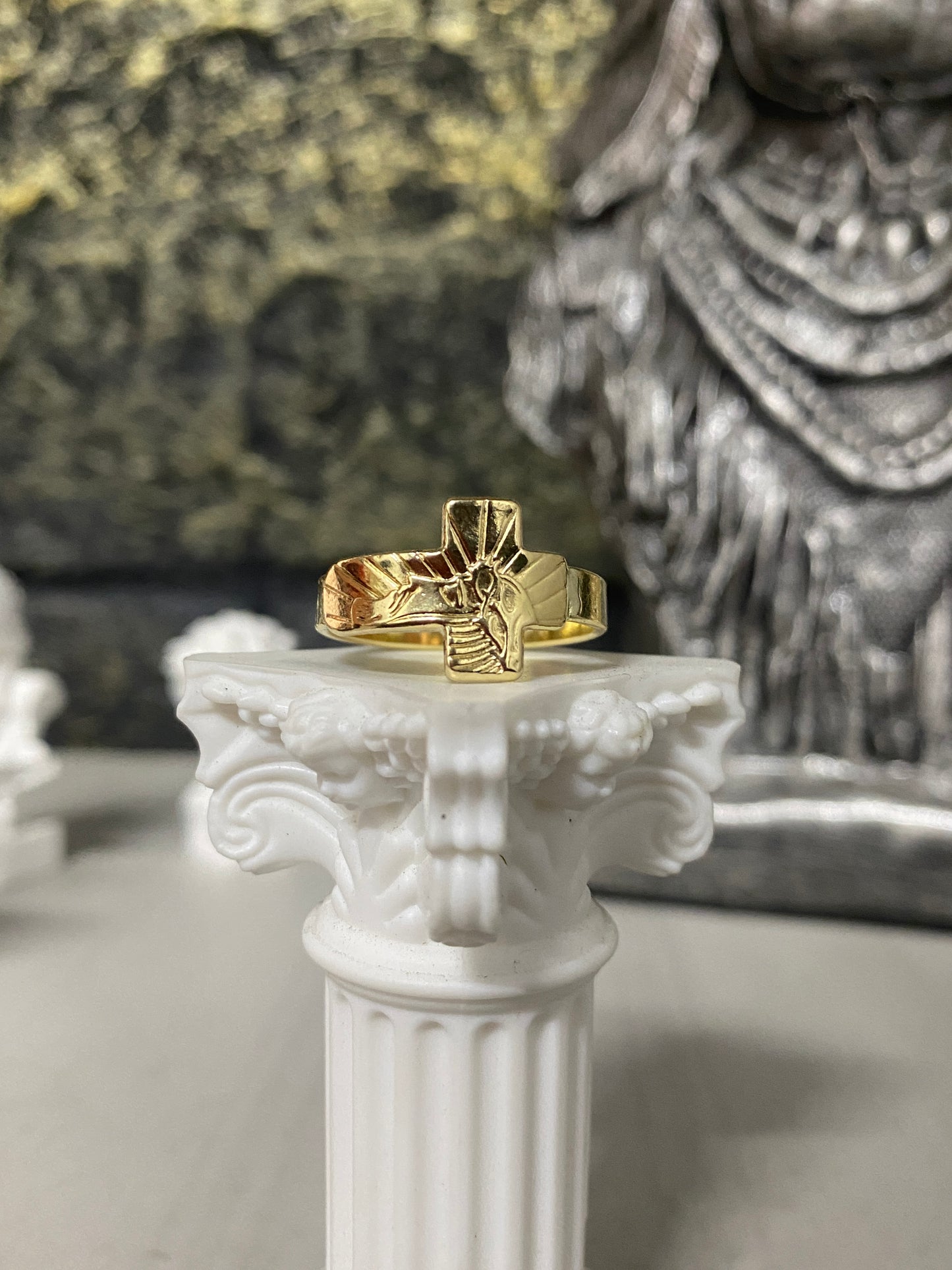 Anillo Crucifijo Troquelado