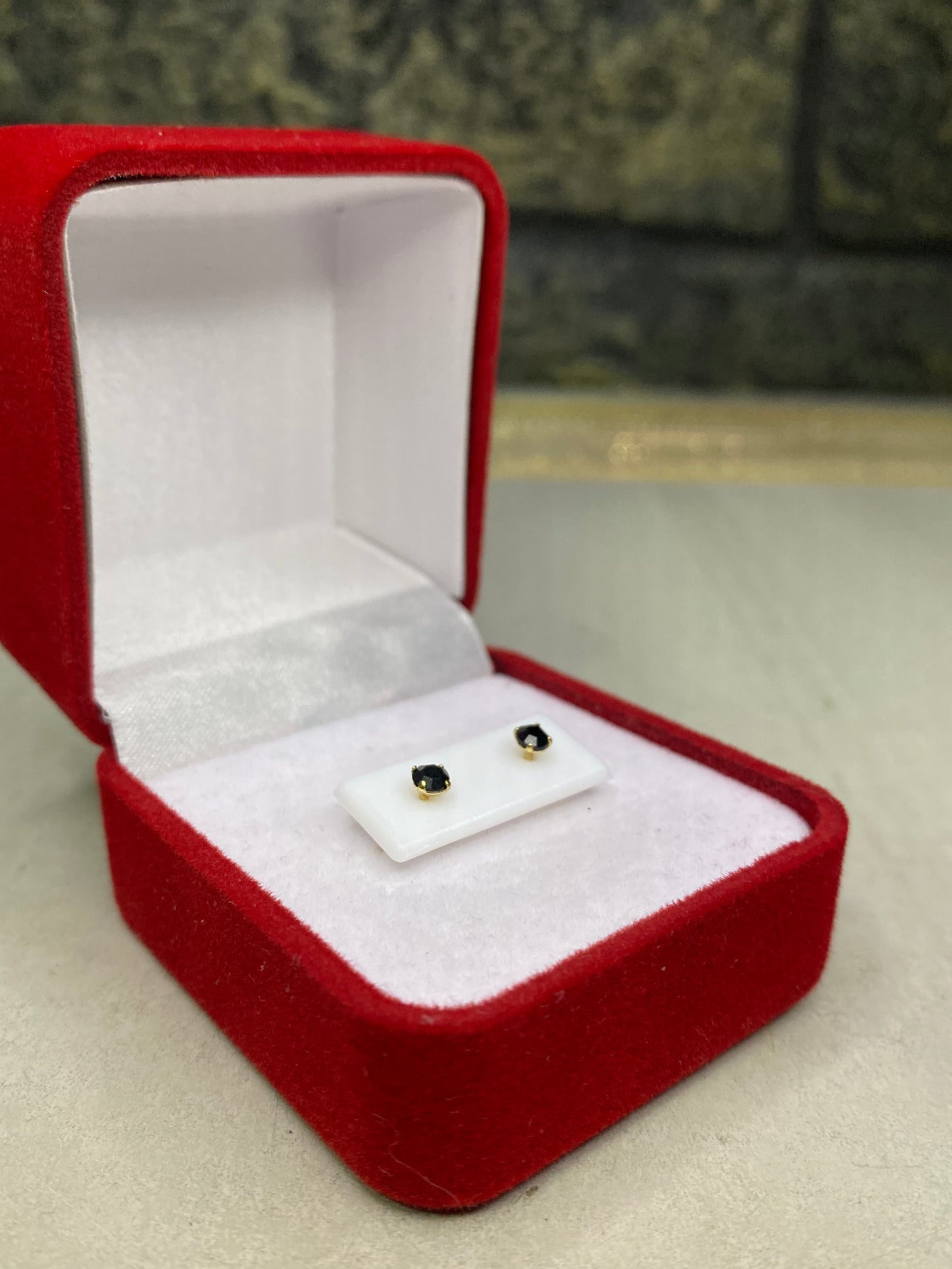 Topos Circon negro pequeño