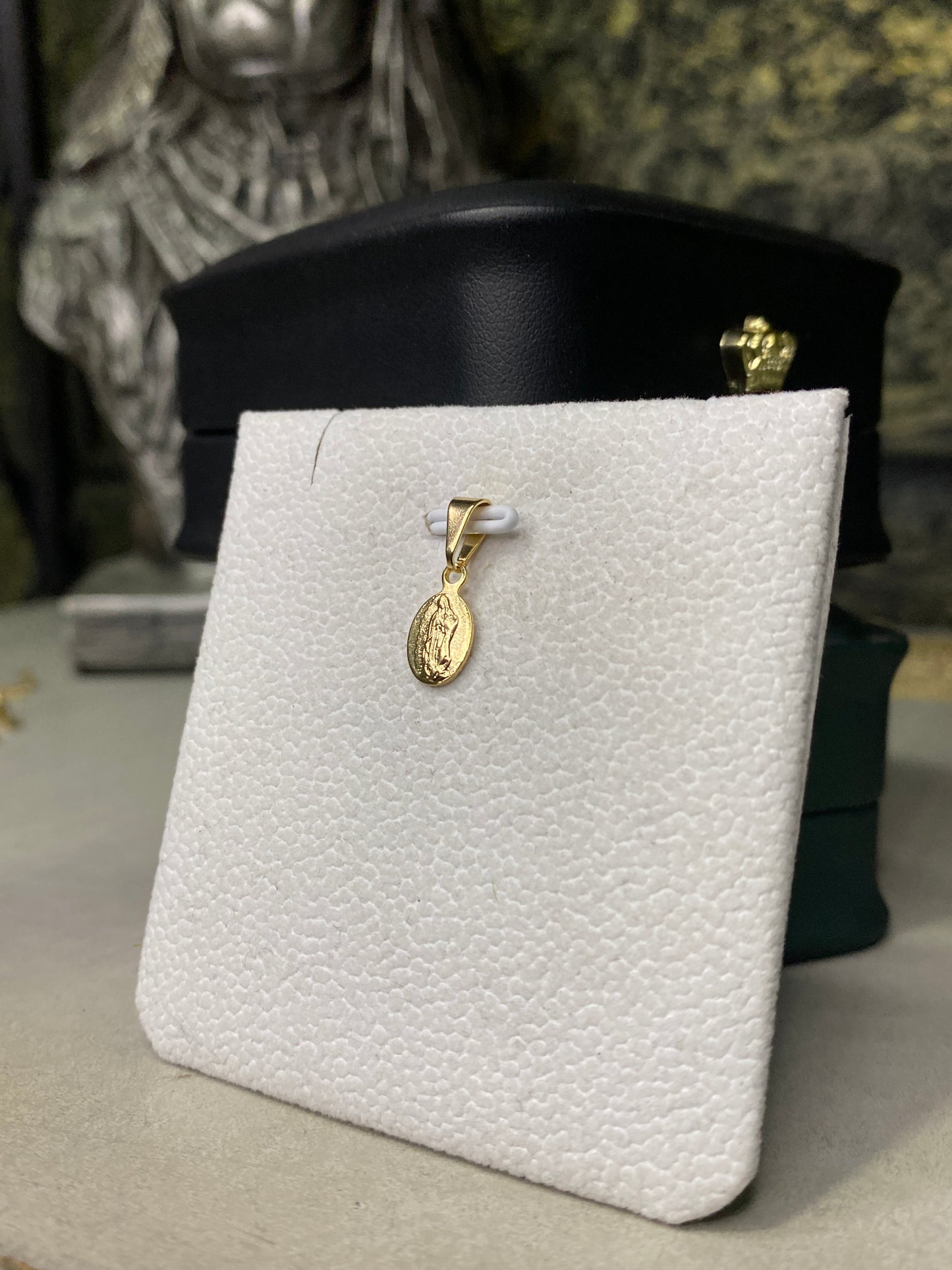 Dije Guadalupe ovalada mini