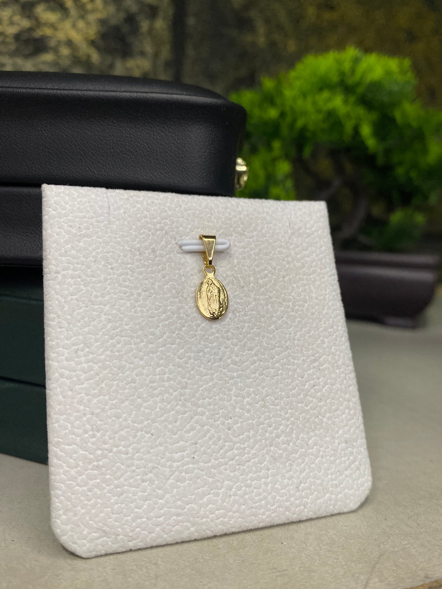 Dije Guadalupe ovalada mini