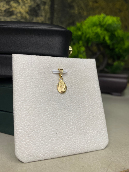 Dije Guadalupe ovalada mini