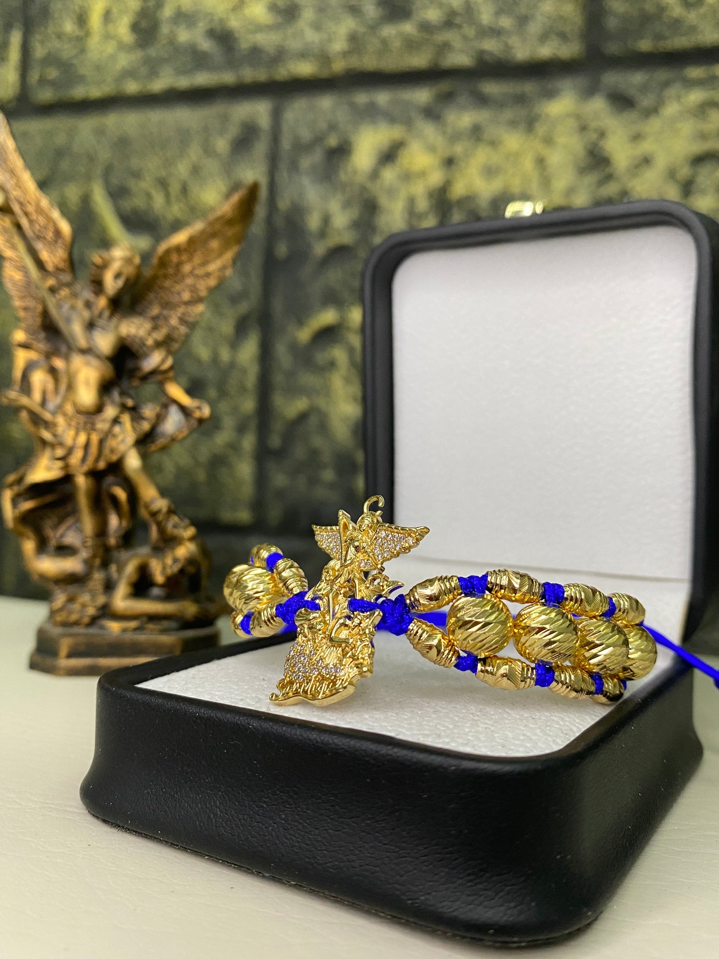 Pulsera Importada San Miguel Arcángel Barriles 3 carriles #8 Tipo Oro
