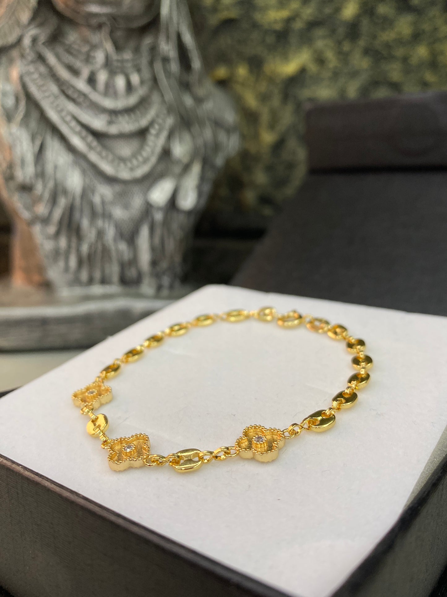 Pulso Gucci Van Cleef dorado circon blanco