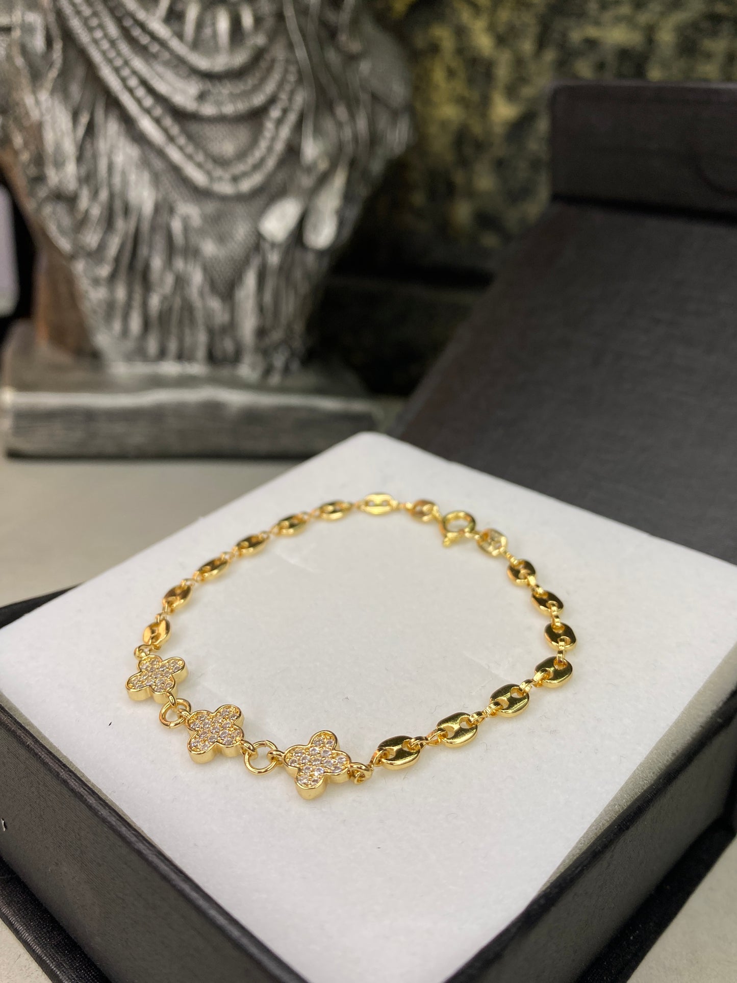 Pulso Gucci Van Cleef circonado blanco