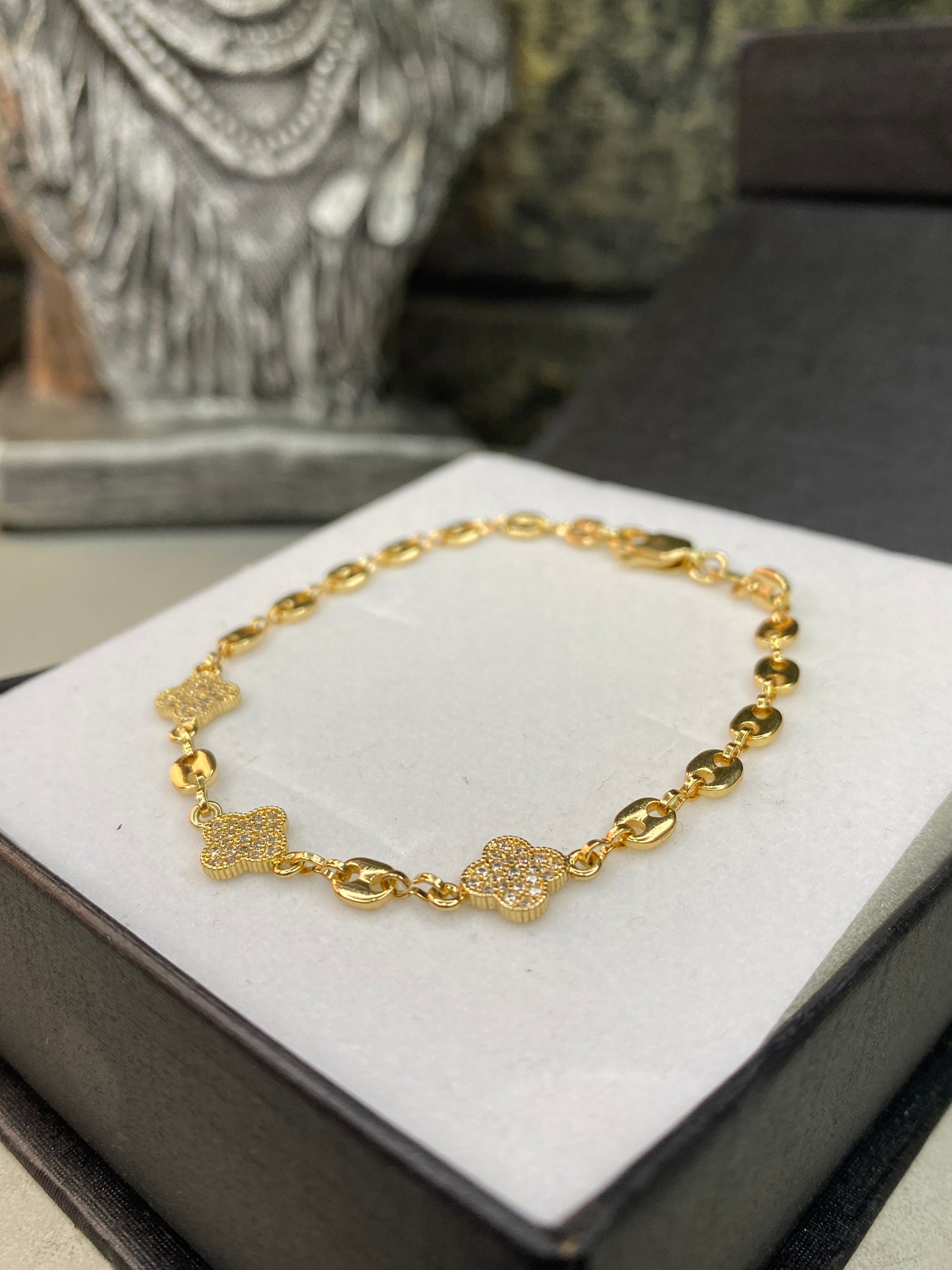 Pulso Gucci Van Cleef circonado blanco