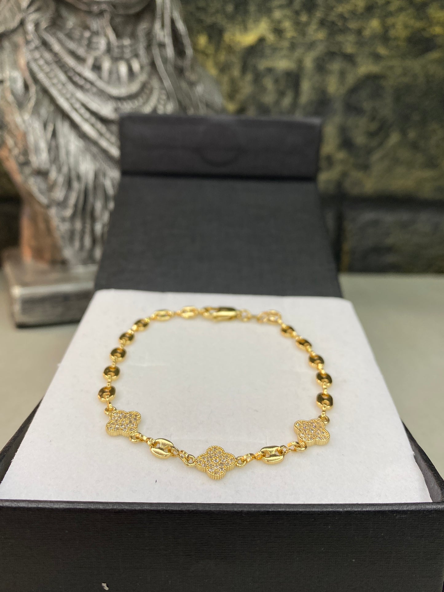 Pulso Gucci Van Cleef circonado blanco