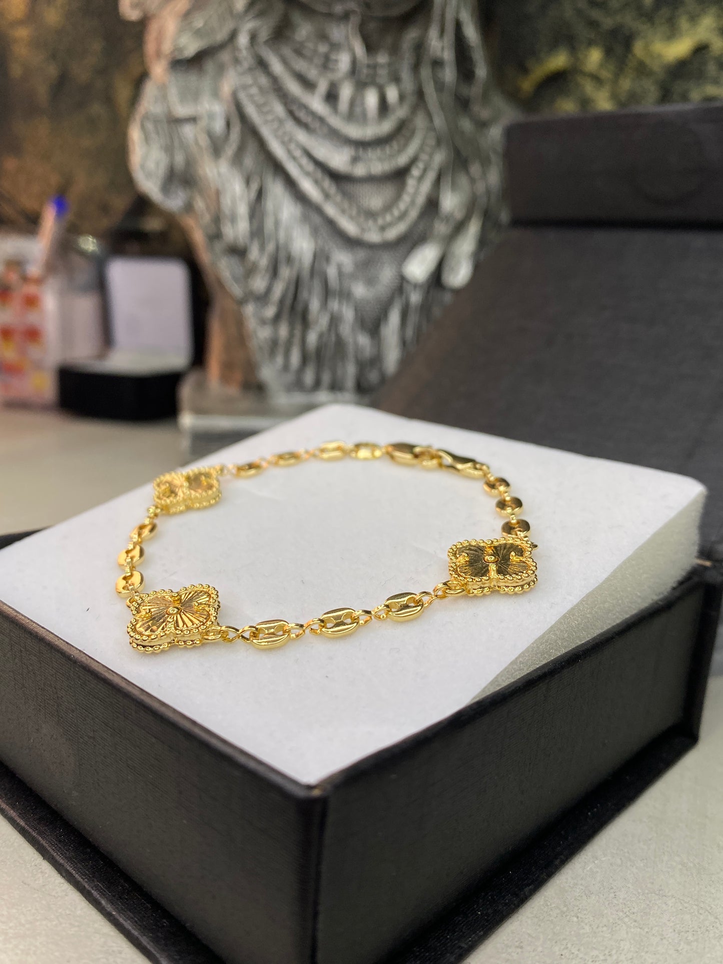 Pulso Gucci Van Cleef dorado
