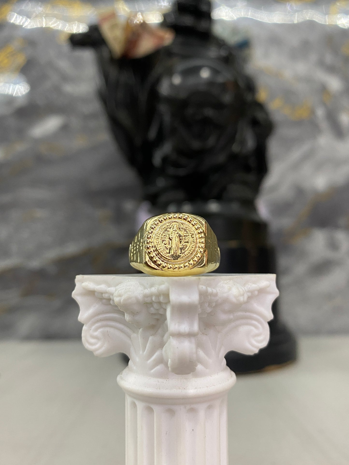 Anillo San Benito Troquelado Talla 5