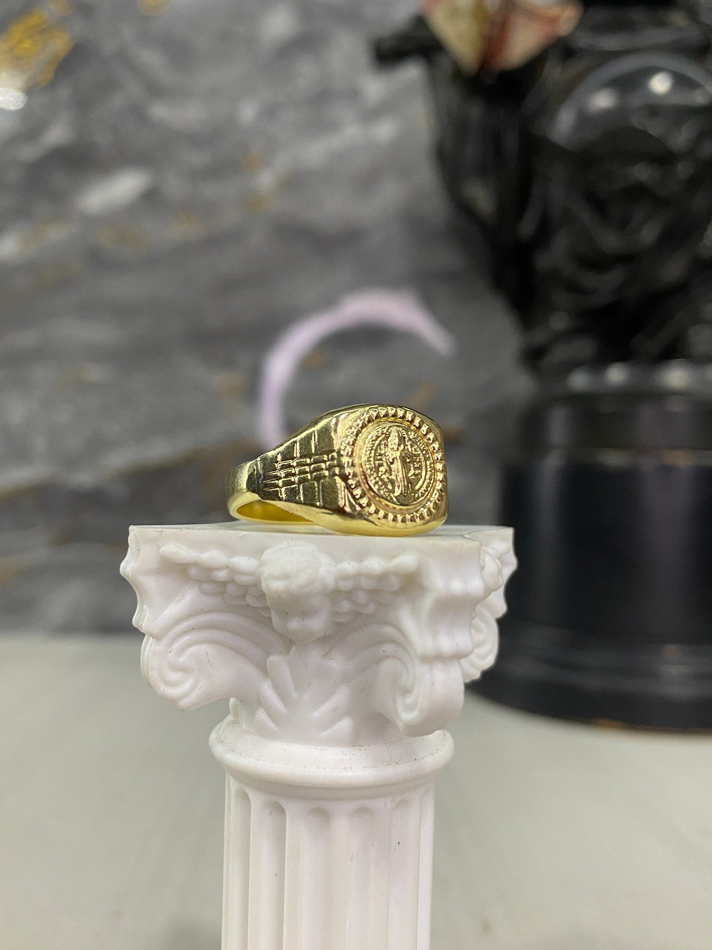 Anillo San Benito Troquelado Talla 7