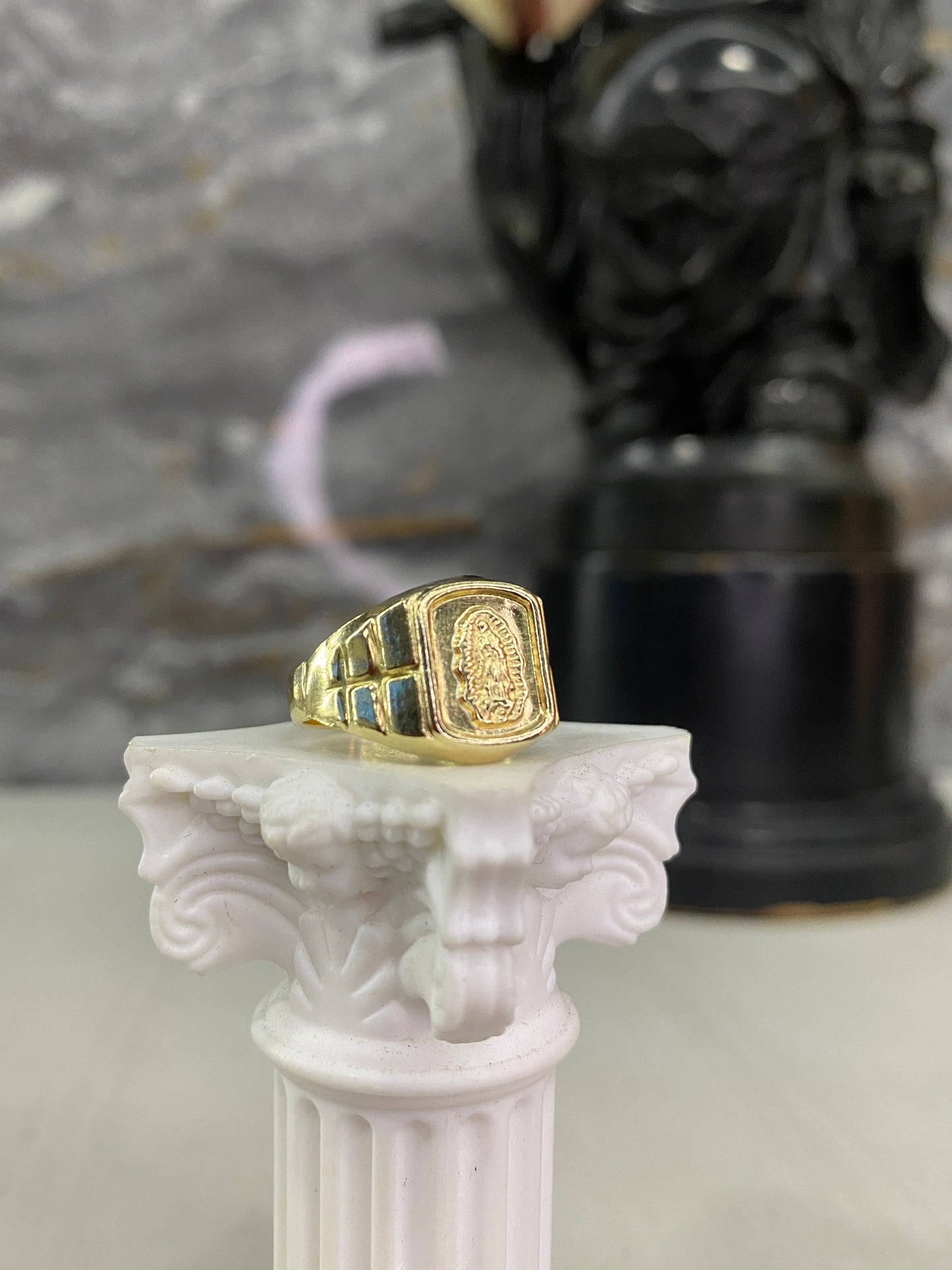Anillo Guadalupe silueta cuadrado Troquelado Talla 7