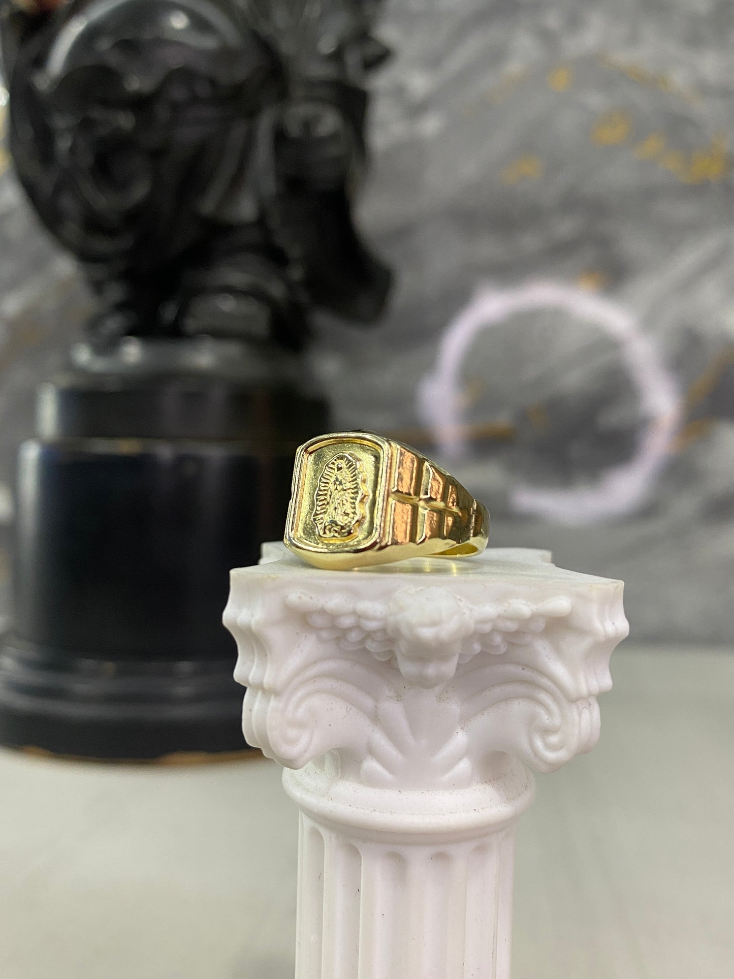 Anillo Guadalupe silueta cuadrado Troquelado Talla 7