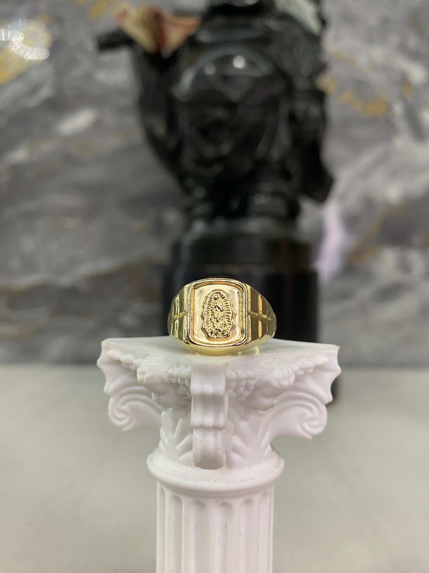 Anillo Guadalupe silueta cuadrado Troquelado Talla 7