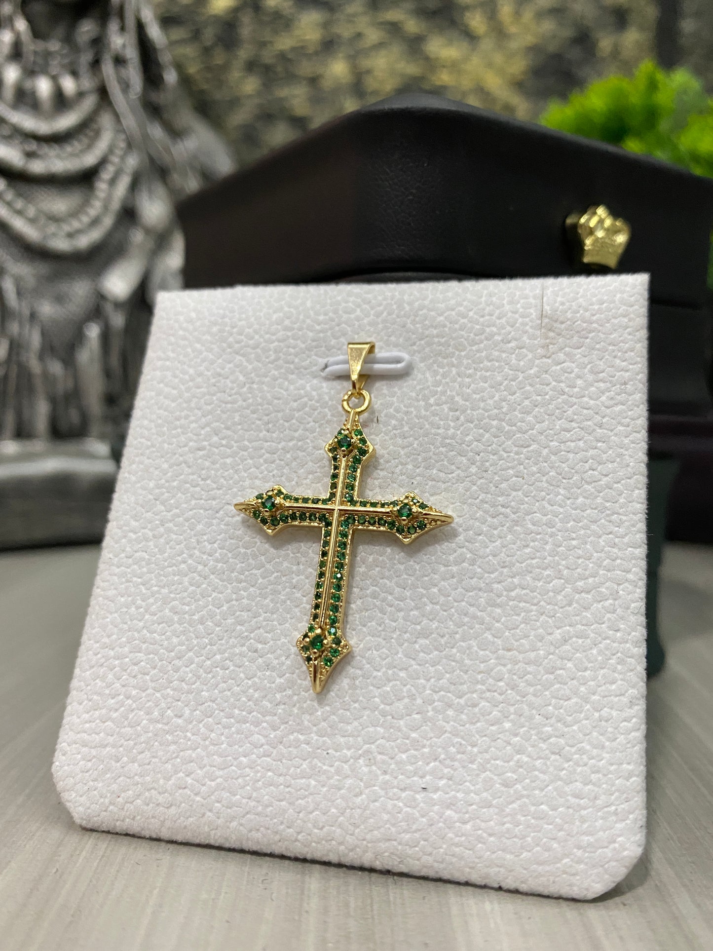 Dije Cruz circones verdes