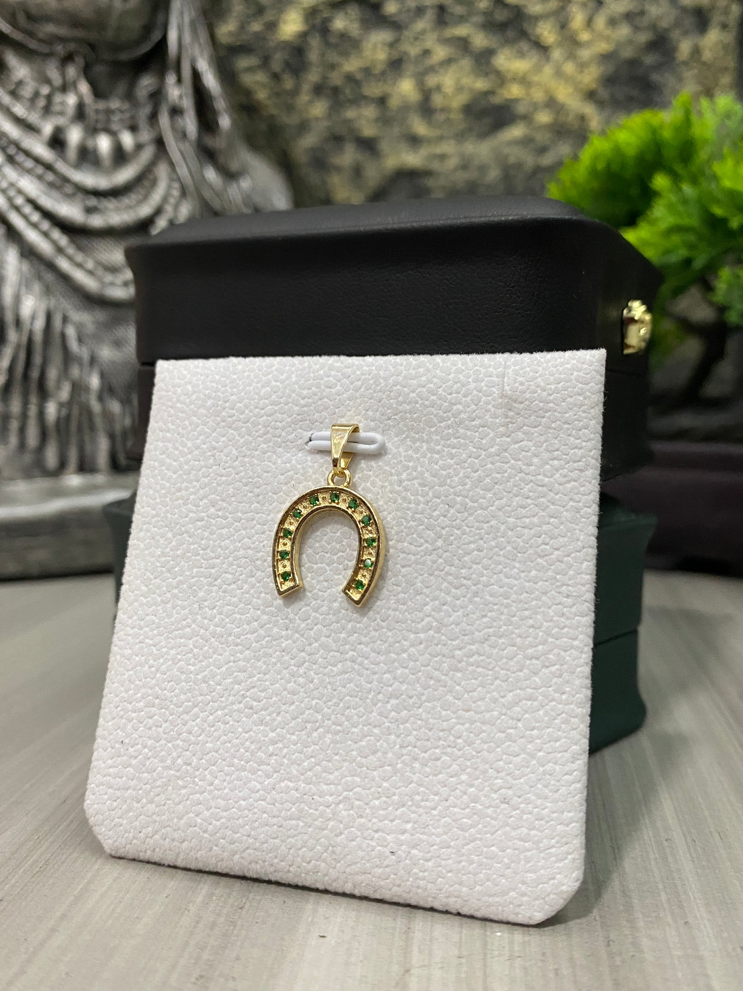 Dije Herradura circonado verde