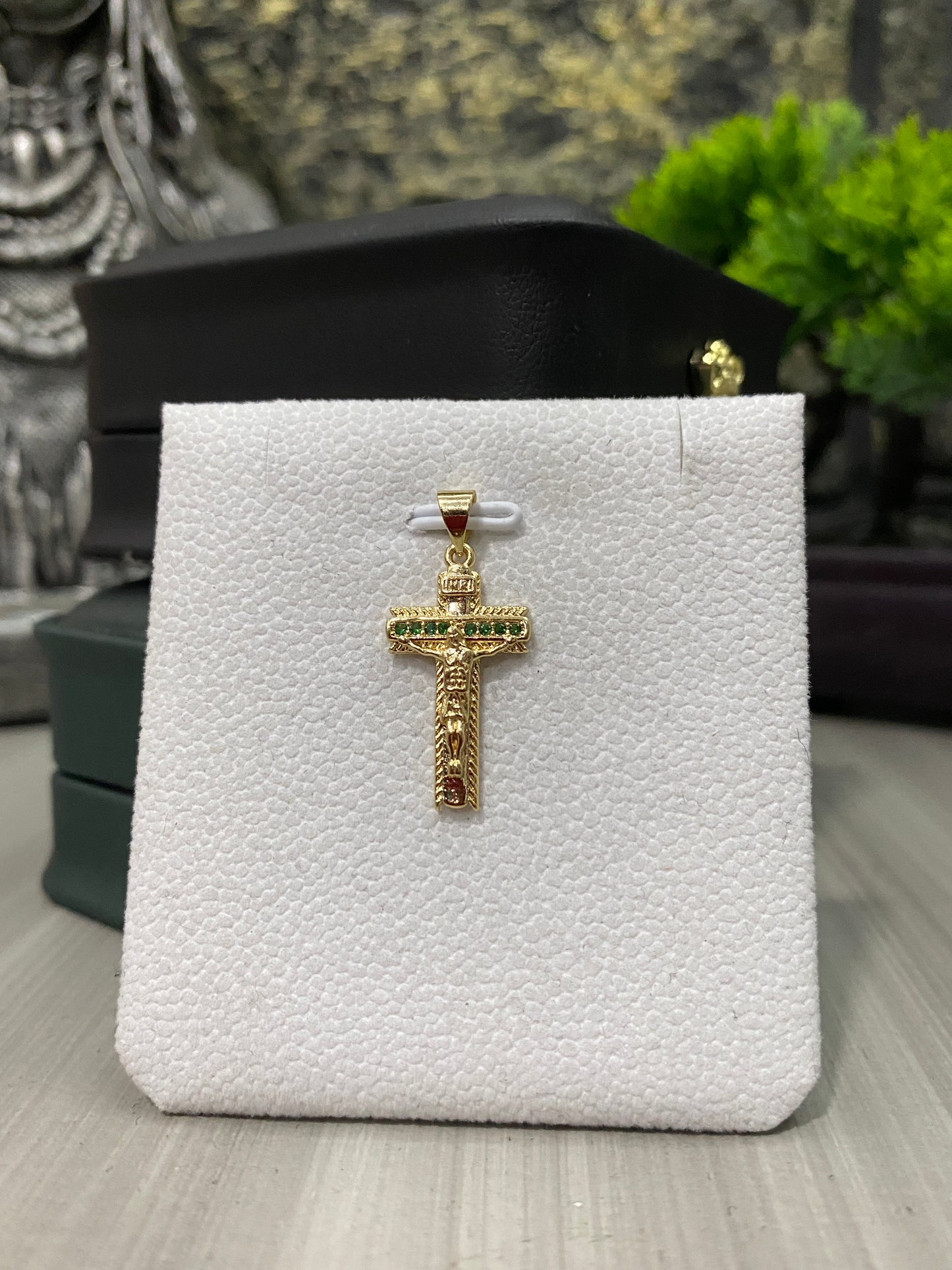 Dije Crucifico inri circones verdes
