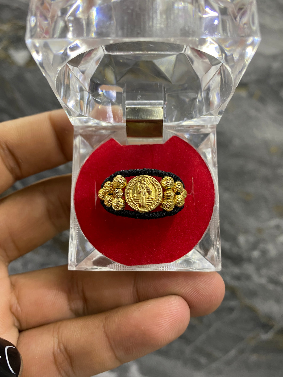 Anillo San Benito diamantado