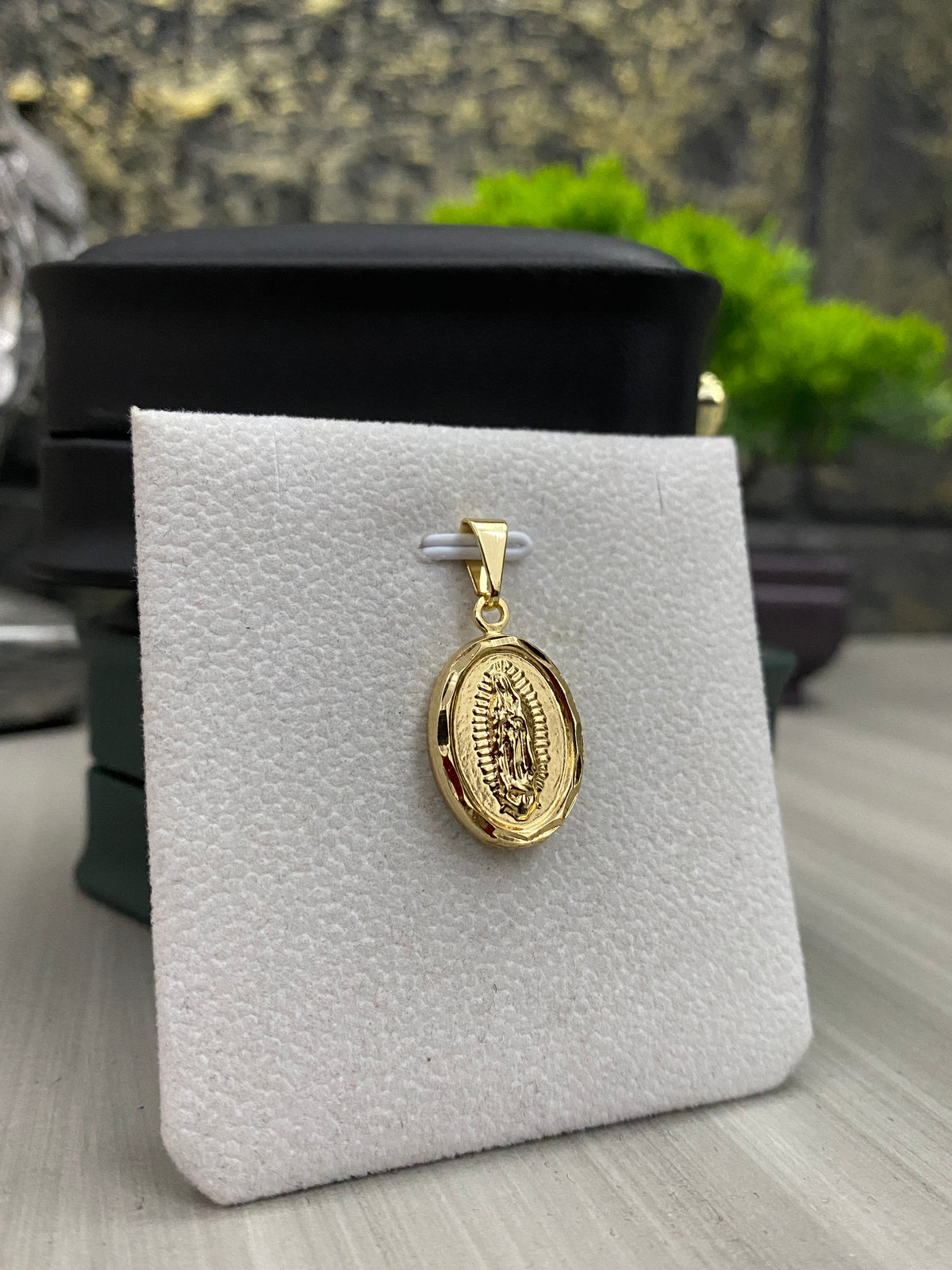 Dije Virgen Guadalupe Ovalada grande
