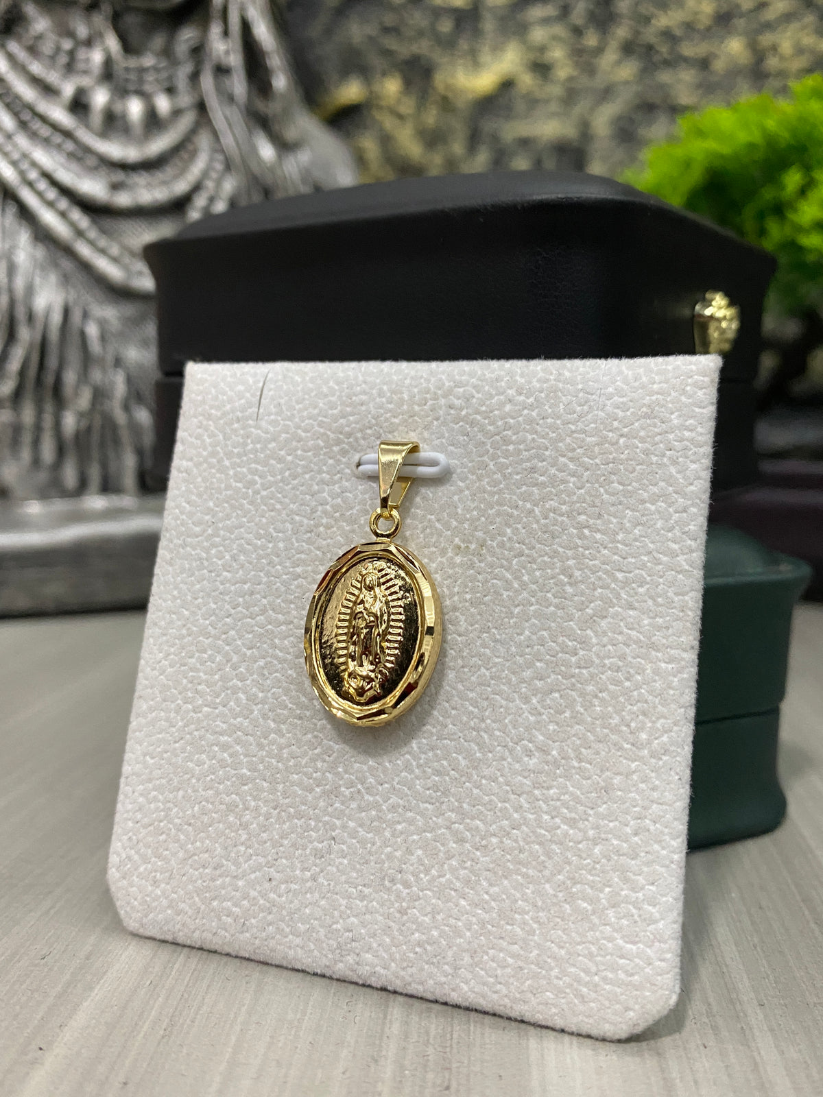 Dije Virgen Guadalupe Ovalada grande