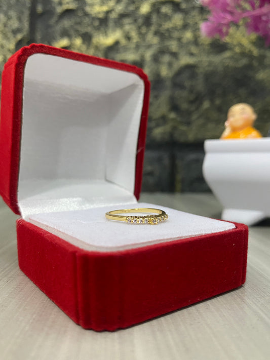 Anillo Importado Delicado Circones blancos Talla 6