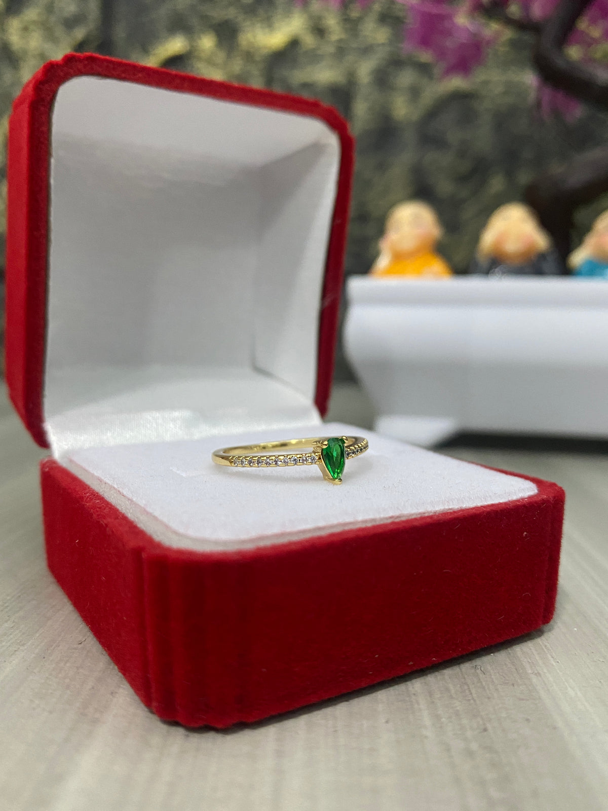 Anillo Importado Lagrima circonada verde Talla 7