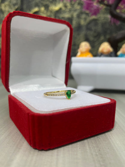 Anillo Importado Lagrima circonada verde Talla 7