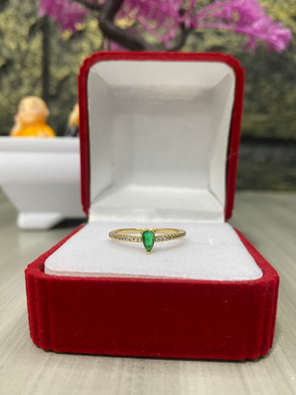 Anillo Importado Lagrima circonada verde Talla 7