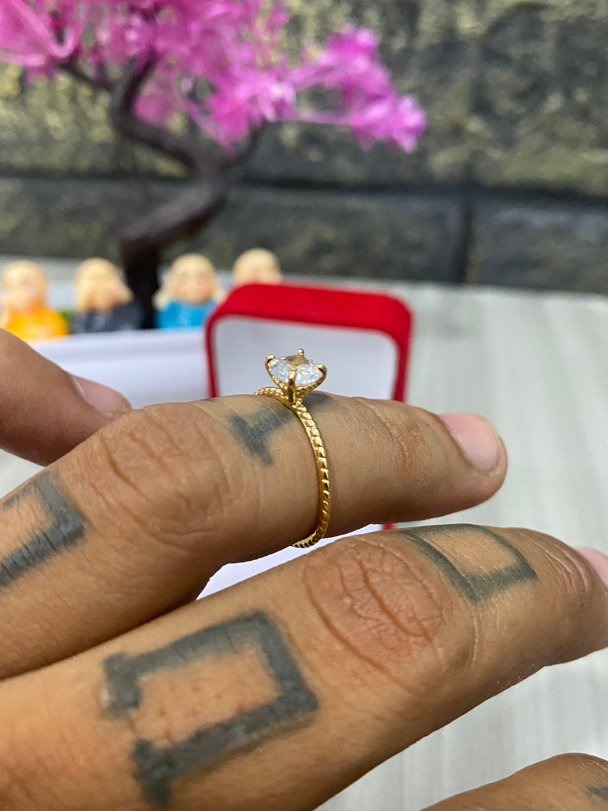 Anillo Importado Solitario entorchado Talla 7