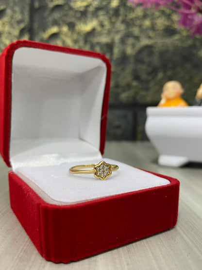 Anillo Importado delicado Van cleef circonado Talla 8