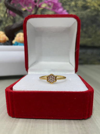 Anillo Importado delicado Van cleef circonado Talla 8