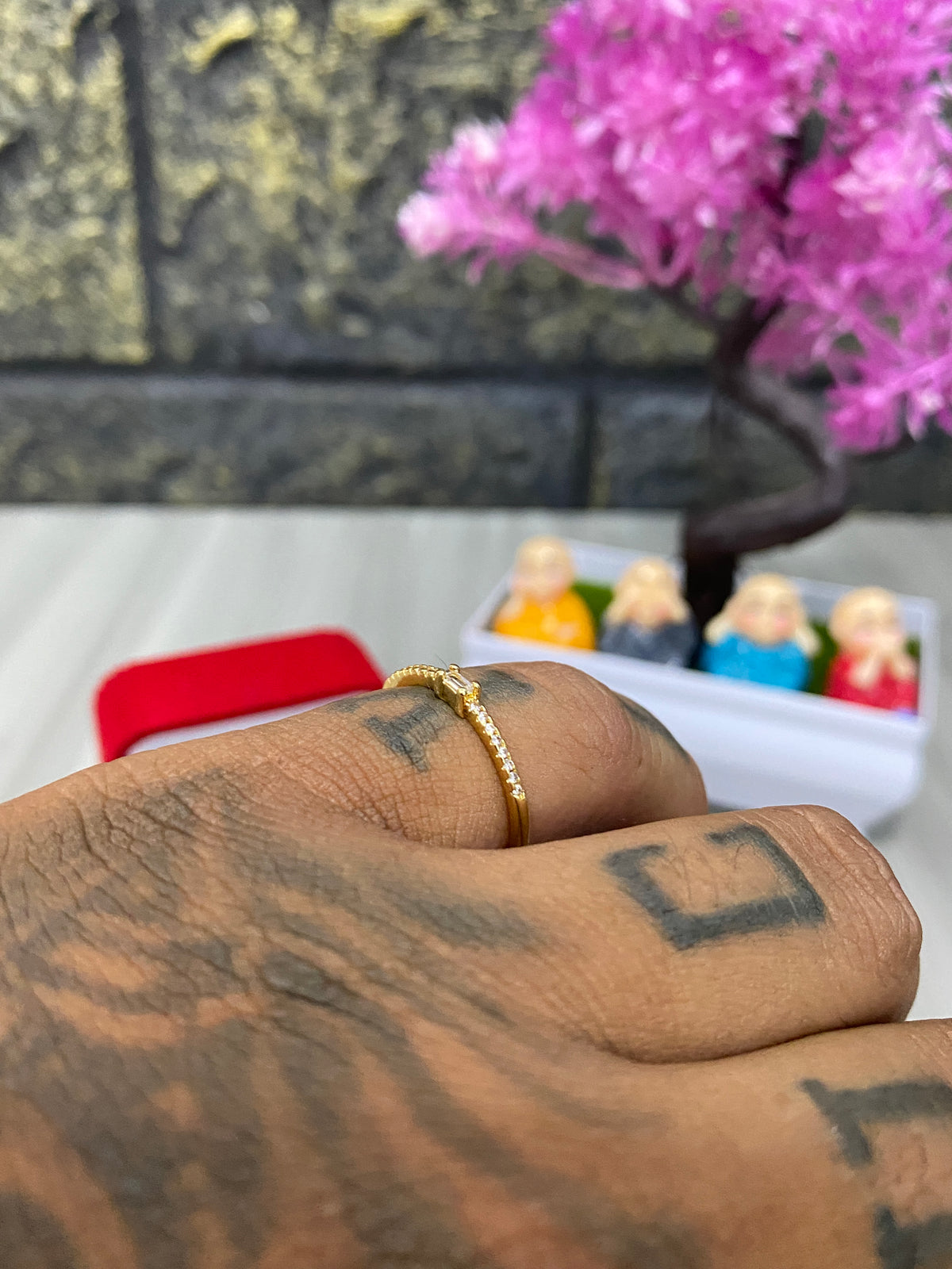 Anillo Importado Delicado Circones blancos Talla 7,5