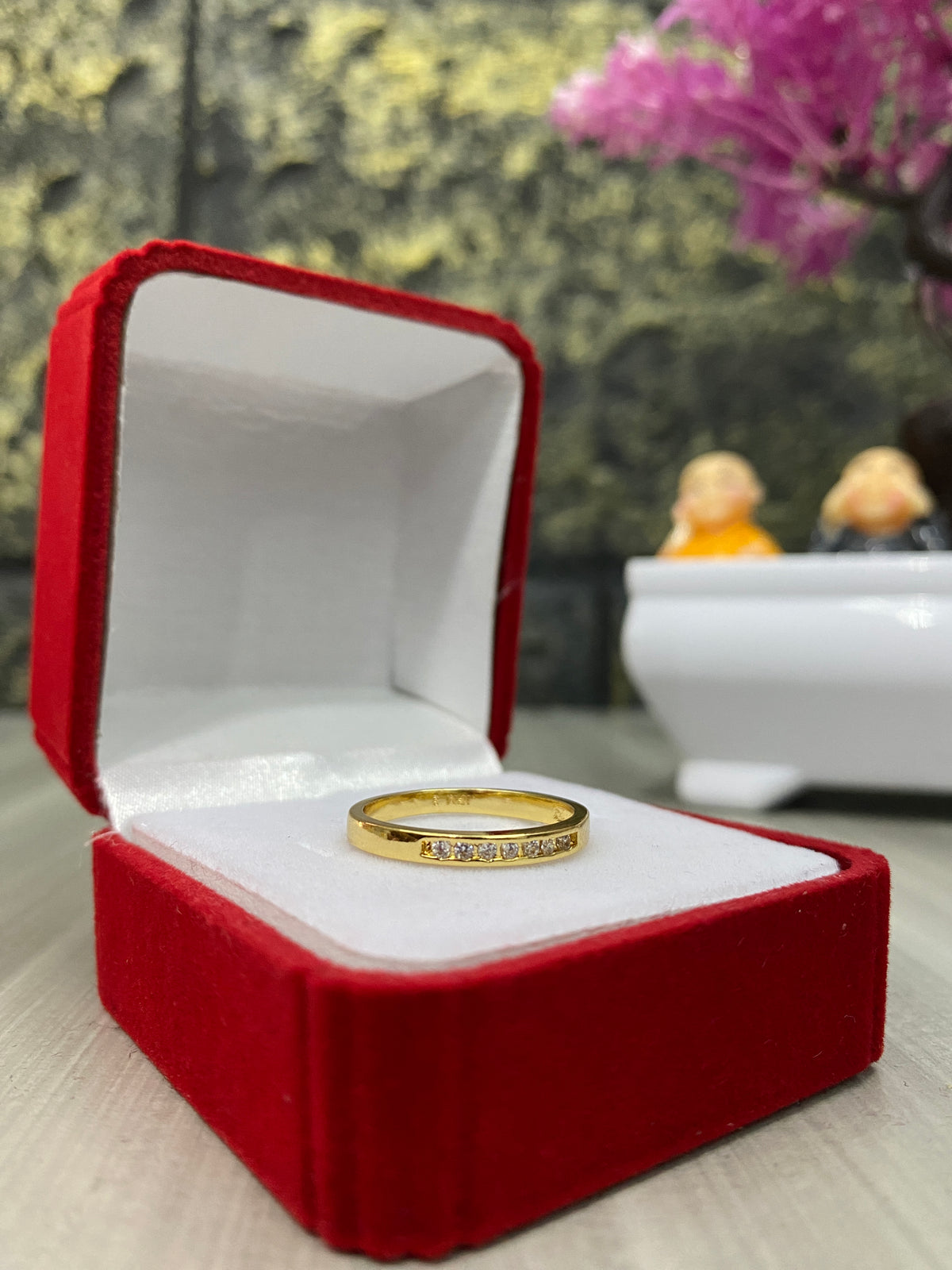Anillo Importado Liso circones incrustados Talla 8