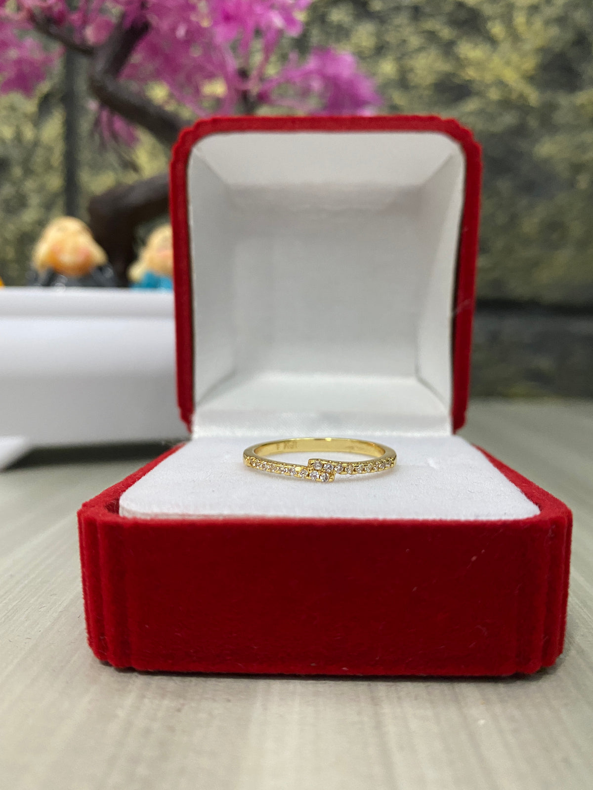 Anillo Importado Delicado circones cruzados Talla 8