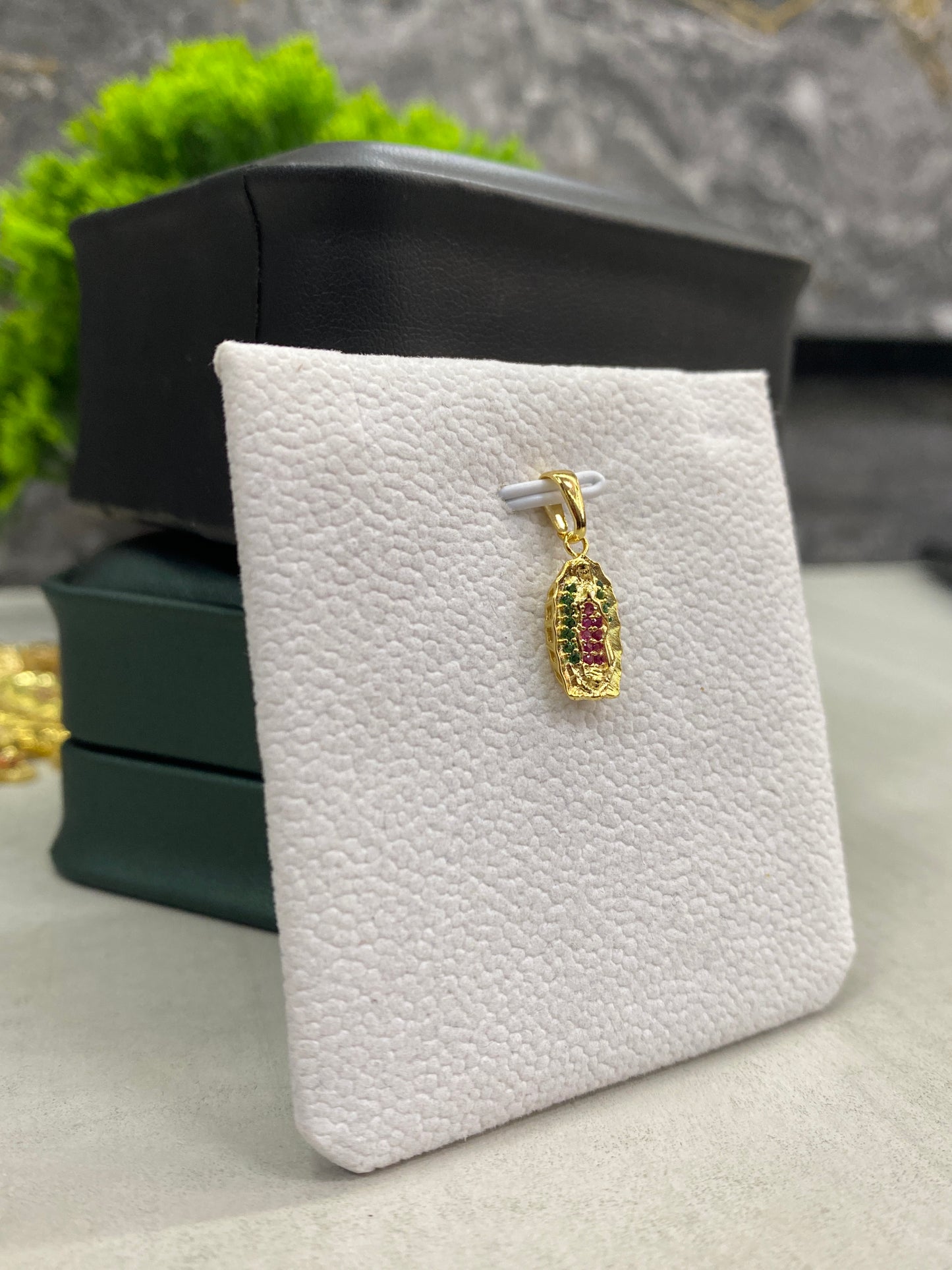 Guadalupe circonada Tipo Oro mini