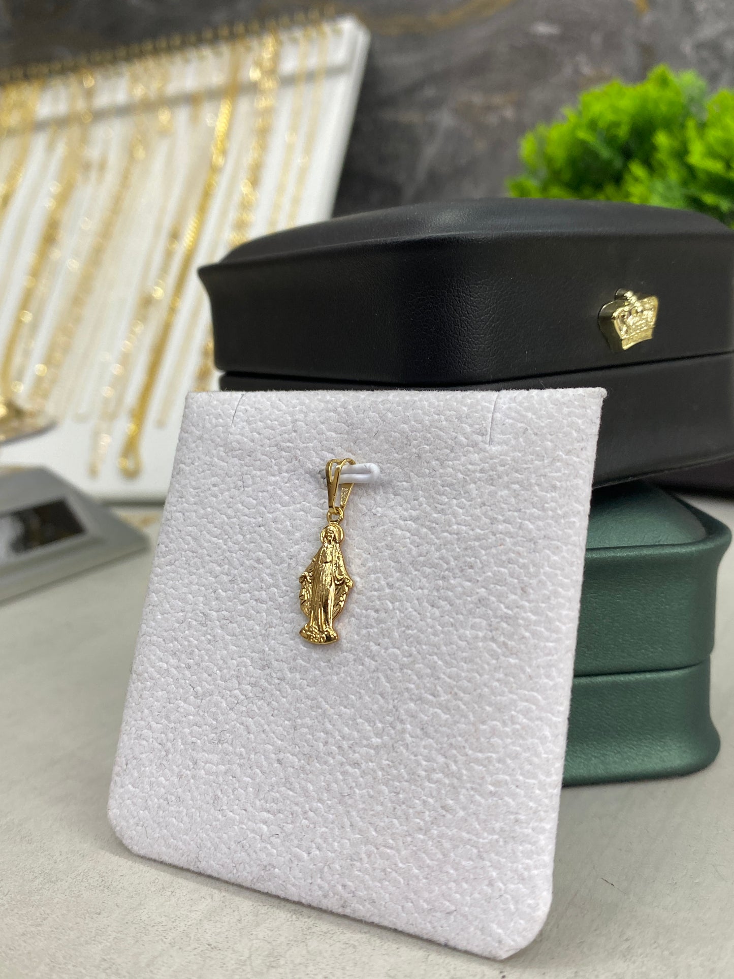 Dije Virgen Milagrosa Silueta
