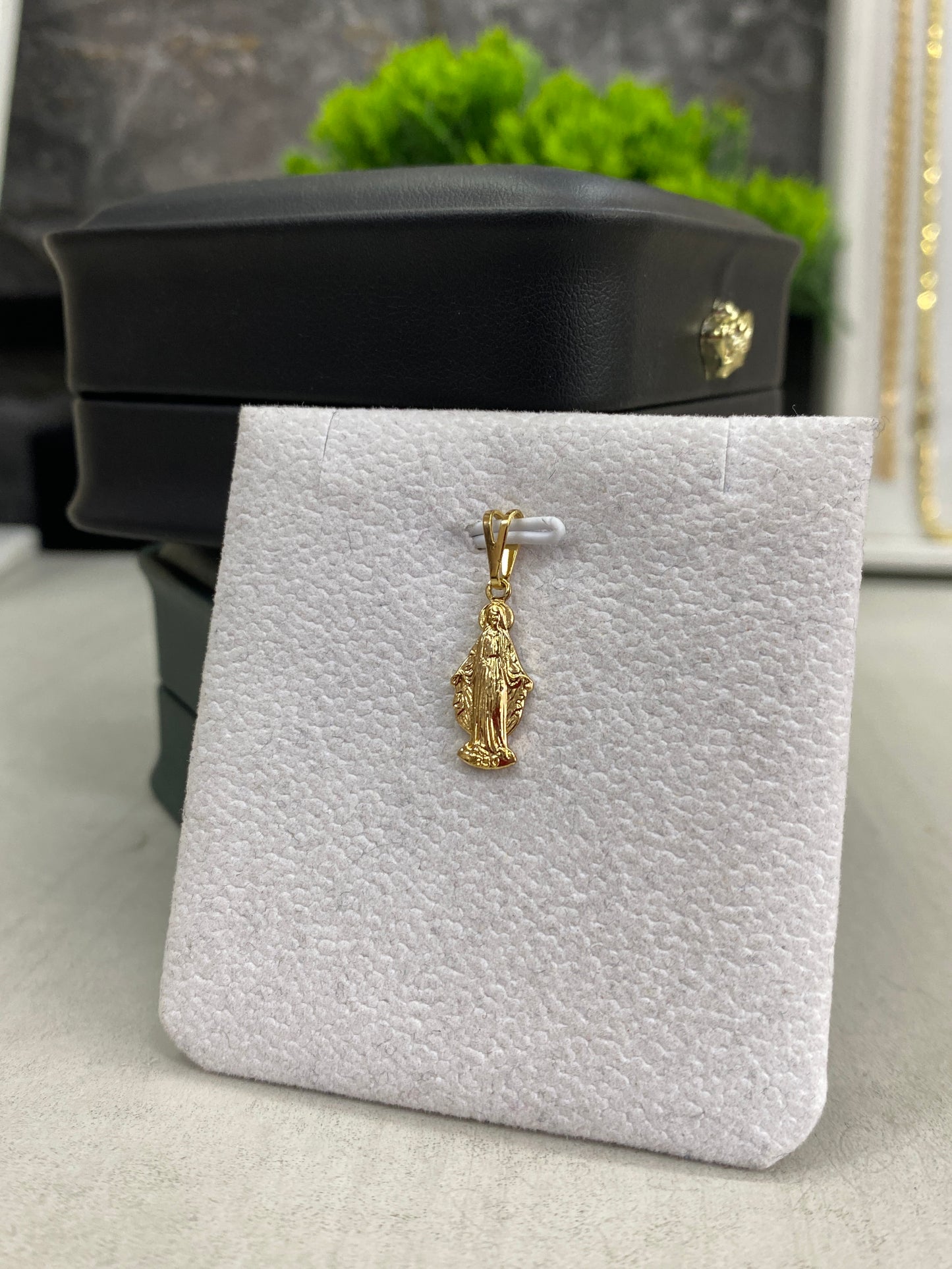 Dije Virgen Milagrosa Silueta